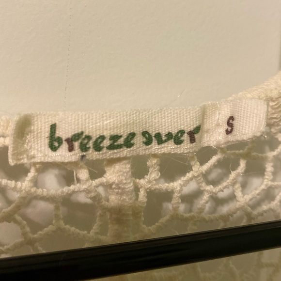 Breeze ever crochet top with floral design size small - Picture 7 of 7